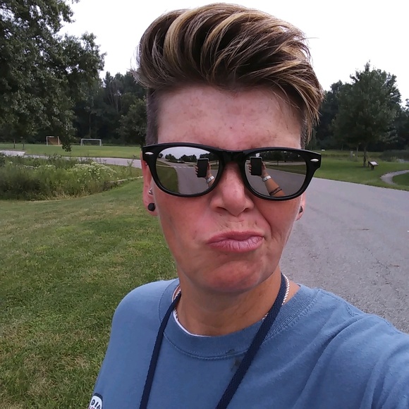 Meet your Posher, Mandy - Picture 1 of 1